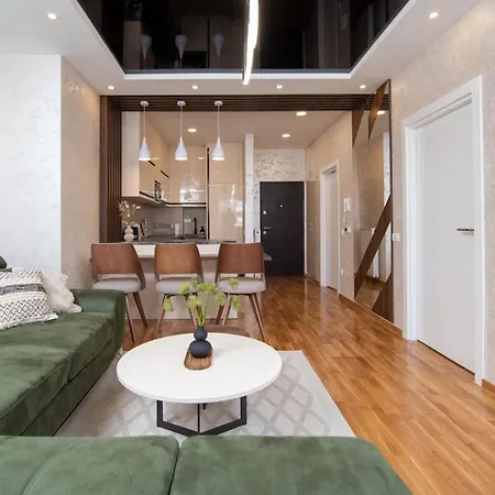 Hemingway Lux 公寓 *