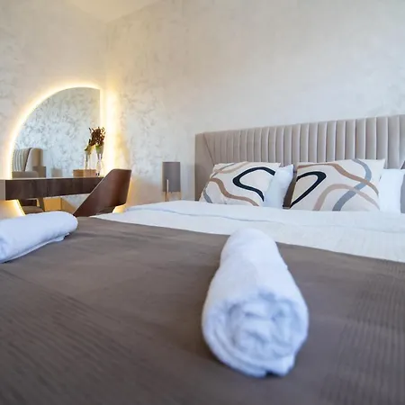 Apartament Hemingway Lux *