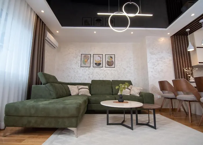 Hemingway Lux * ארנדלובאץ'