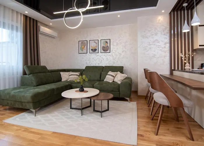 Hemingway Lux * ארנדלובאץ'