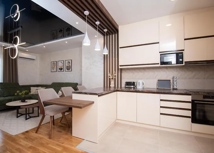 דירה Hemingway Lux ארנדלובאץ'