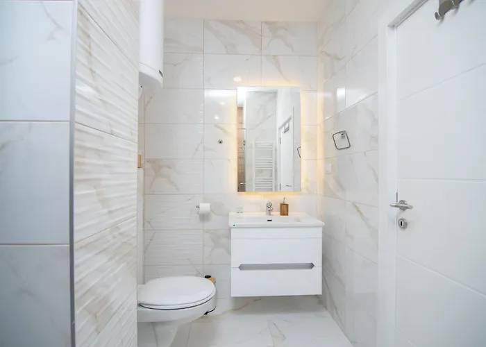 Hemingway Lux * ארנדלובאץ'