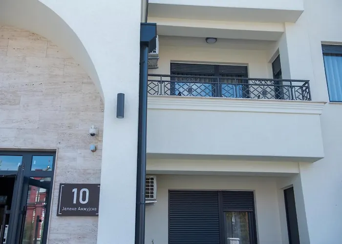 Hemingway Lux * ארנדלובאץ'